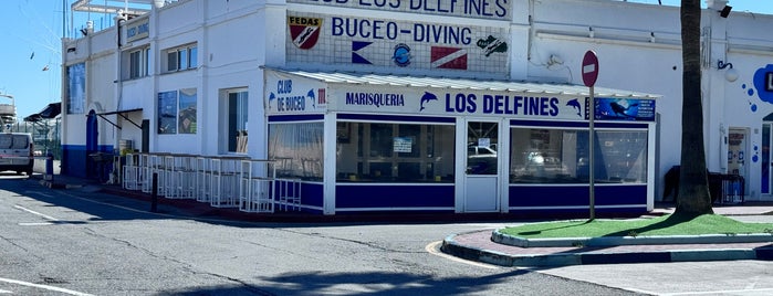 Club de buceo "Los Delfines" is one of Tabernas de marisco en Málaga.