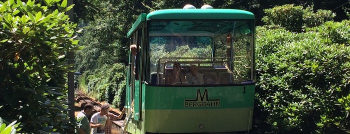 Merkurbergbahn is one of Porsche Ausflüge.