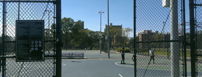 Kaiser Park Basketball Courts is one of Where to play ball — Public Courts.