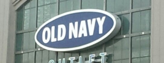 Old Navy Outlet is one of สถานที่ที่ Richard ถูกใจ.
