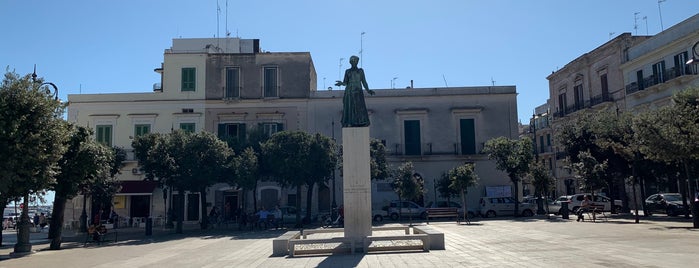 Piazza XX Settembre is one of Bari e dintorni.