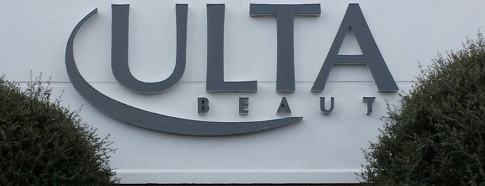 Ulta Beauty - Curbside Pickup Only is one of Lashondra’s Liked Places.