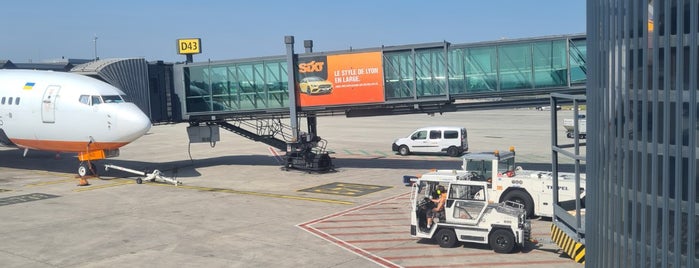 Terminal 1A is one of Zerrin'in Beğendiği Mekanlar.