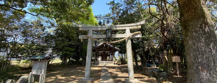 藤越神社 is one of 秘封るる部京都2015収録地.