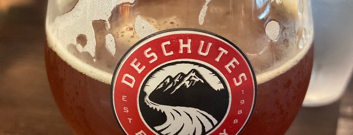 Deschutes Brewery is one of Locais curtidos por Julie.