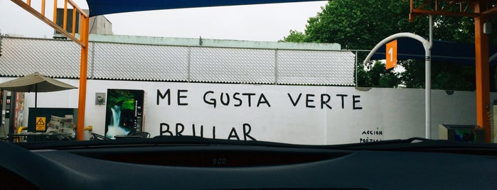 ZOOM CarWash is one of Eduardo'nun Beğendiği Mekanlar.