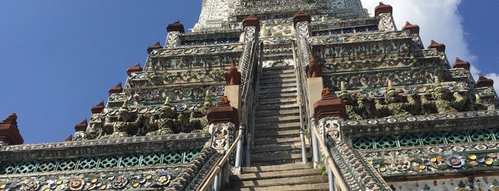 Wat Arun Rajwararam is one of bangkok.