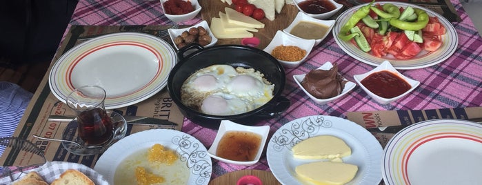Alaaddinbey Çiftliği is one of kahvaltı.