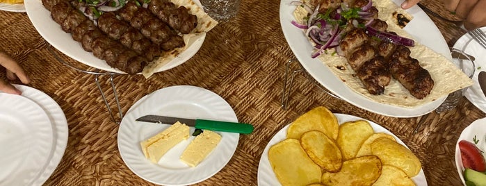 Collette Restaurant (Semoi mot) is one of Evgeny'in Beğendiği Mekanlar.