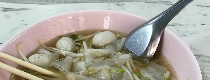 ลูกชิ้นอนามัย ลาซาล is one of ร้านอาหารกรุงเทพ.