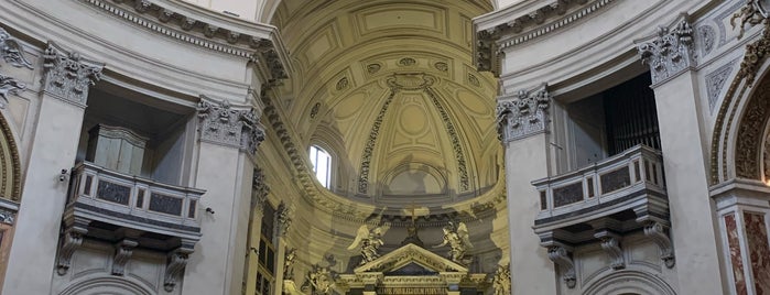 Basilica di Santa Maria in Montesanto is one of Posti che sono piaciuti a Erick.