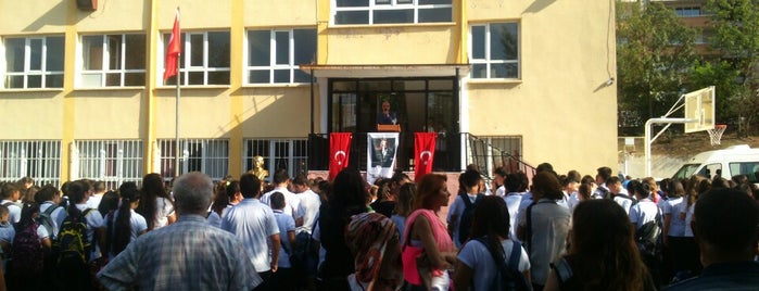 Ali Yalkın İlköğretim Okulu is one of Posti che sono piaciuti a Tulin.