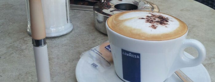 Lavazza is one of Bersu Nazさんのお気に入りスポット.