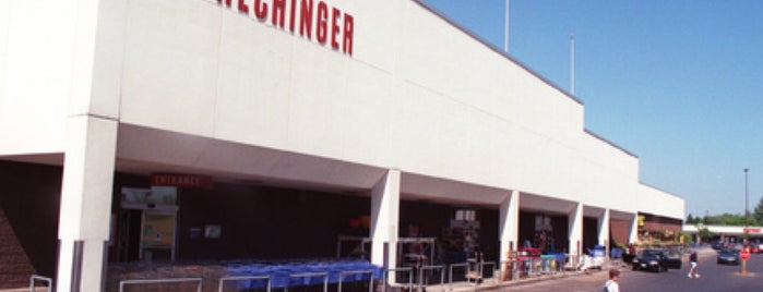 Hechinger Mall is one of Washington 4Sq Favorites.