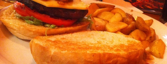 Fuddruckers is one of Egypt Best Burgers & Hot Dogs.