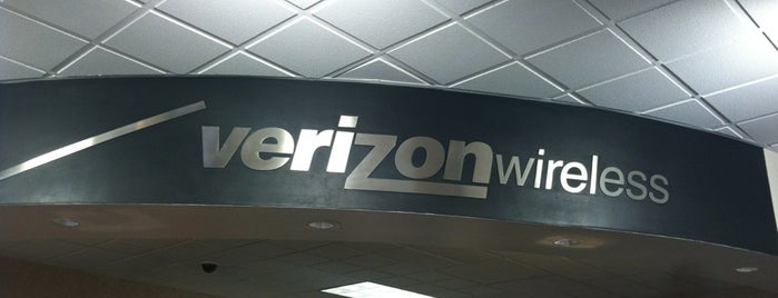 Verizon is one of Lugares favoritos de April.