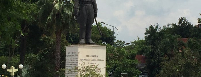 Monumen Panglima Besar Jenderal Sudirman is one of "just walk"- trip surabaya.