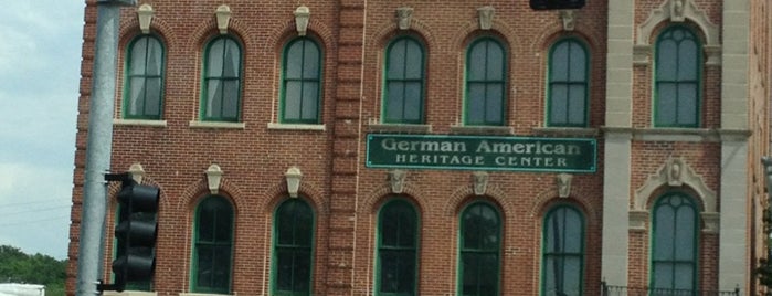 German American Heritage Center is one of Tempat yang Disimpan Jeiran.