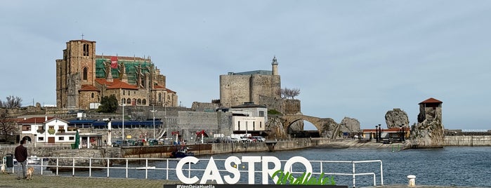 Castro Urdiales is one of De turismo por Cantabria.