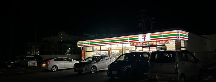 セブンイレブン 岡山西大寺駅前店 is one of コンビニ3.