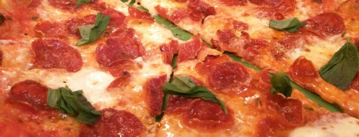 Timber Pizza Company is one of Bridgetさんのお気に入りスポット.