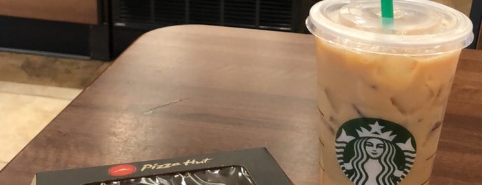 Starbucks is one of Pacoさんのお気に入りスポット.