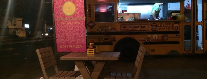 EscolarFoodBus is one of RESTAURANTS POR IR.