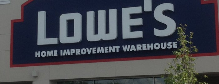 Lowe's is one of Lugares favoritos de Neil.