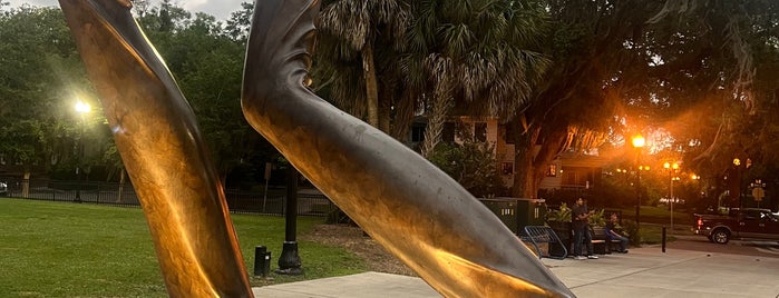 Monument In Right Feet Major is one of Lugares guardados de Kimmie.