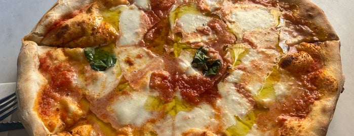 Pizzeria Il Pellicano is one of İstanbul Pizza Challange.