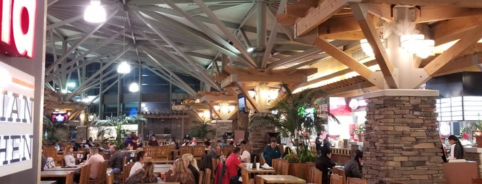 University Mall Food Court is one of Locais salvos de abigail.