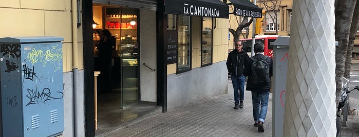 Forn de la Cantonada is one of Barcelona Bakery & Desserts.