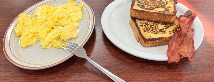 Fat Nat's Eggs - Brooklyn Park is one of Lugares favoritos de Shelly.