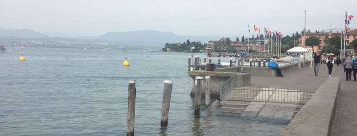 Lungolago di Sirmione is one of Italy / Milan.