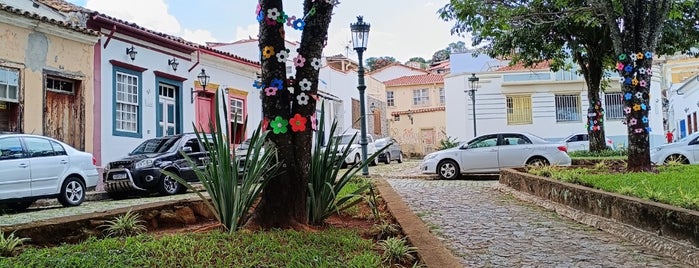Largo da Cruz is one of Passeio em São João Del Rei.