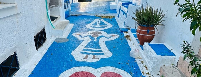 The blue street is one of Samos.