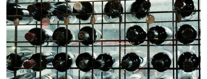 Barcelona Restaurant & Wine Bar is one of Nightlife 2 Bars Mixology.