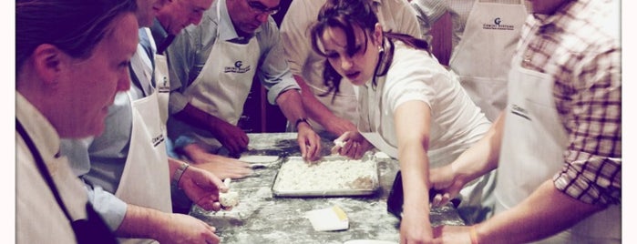 Rustico Cooking School is one of Locais curtidos por Andrea.