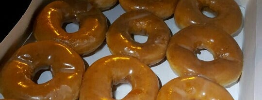 Krispy Kreme Doughnuts is one of Posti che sono piaciuti a Matthew.