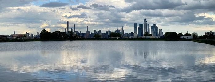 Union City / Weehawken Reservoir Park is one of Great Outdoor NY (River & Lake) - LVL 10!.