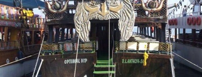 Optimal V.İ.P Party Boat is one of Lieux qui ont plu à ADNAN  🐞.