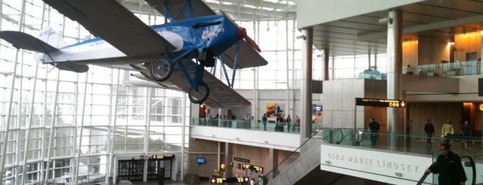 Seattle-Tacoma International Airport (SEA) is one of Foursquare City Int'l Airport.
