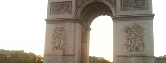 Arco de Triunfo is one of Paris Places To Visit.
