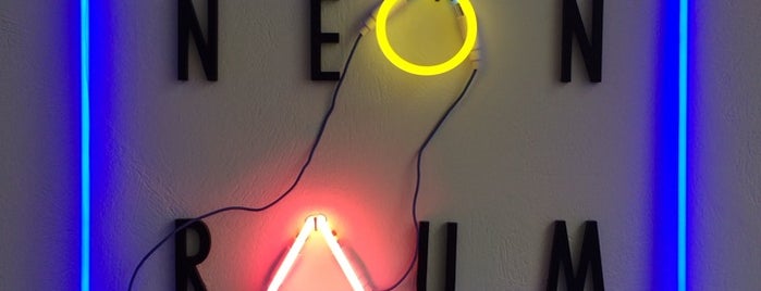 Neon Raum is one of Athens.