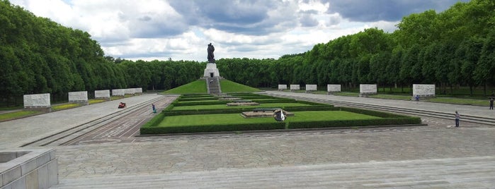 Memorial de Guerra Soviético no Treptower Park is one of Berlin in Green.