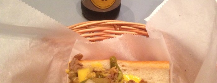 Campo's Philly Cheesesteaks is one of สถานที่ที่ Damon ถูกใจ.