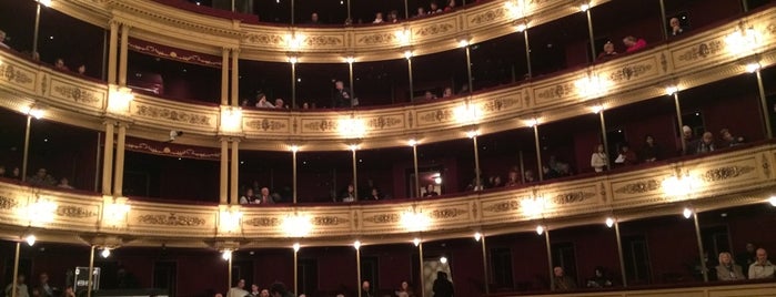 Teatro Solís is one of Uruguai.