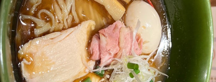焼きあご塩らー麺 たかはし is one of fujiさんの保存済みスポット.