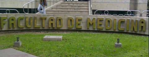 Facultad De Medicina Humana - Universidad Ricardo Palma is one of Lugares.