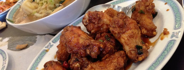 San Tung Chinese Restaurant 山東小館 is one of Eater/Thrillist/Enfactuation 3.